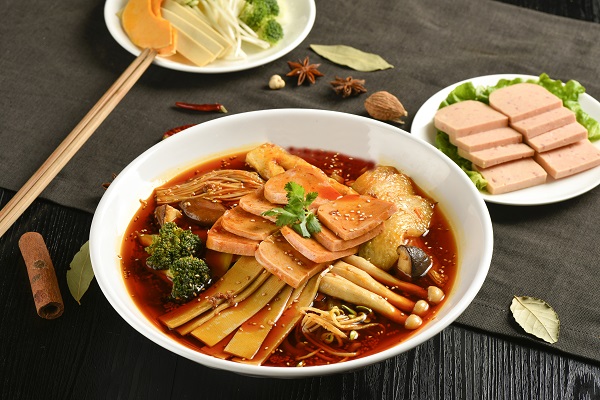 摄图网_500487848_火锅冒菜麻辣烫（非企业商用）.jpg