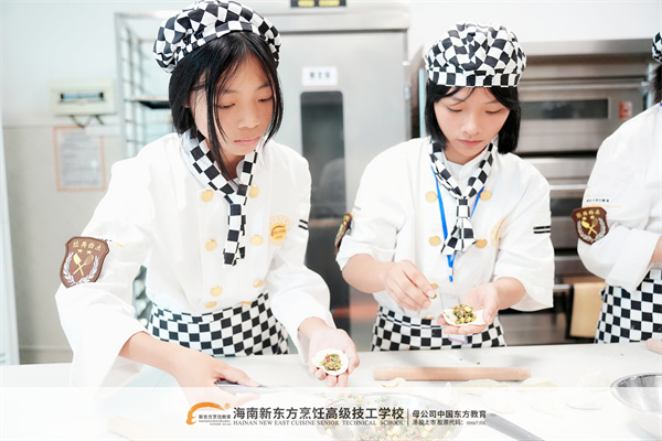 韦来引 陈海萍 (2)(1)_mr1660790193331.jpg