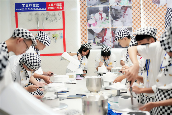 贾世新摄 (1).jpg